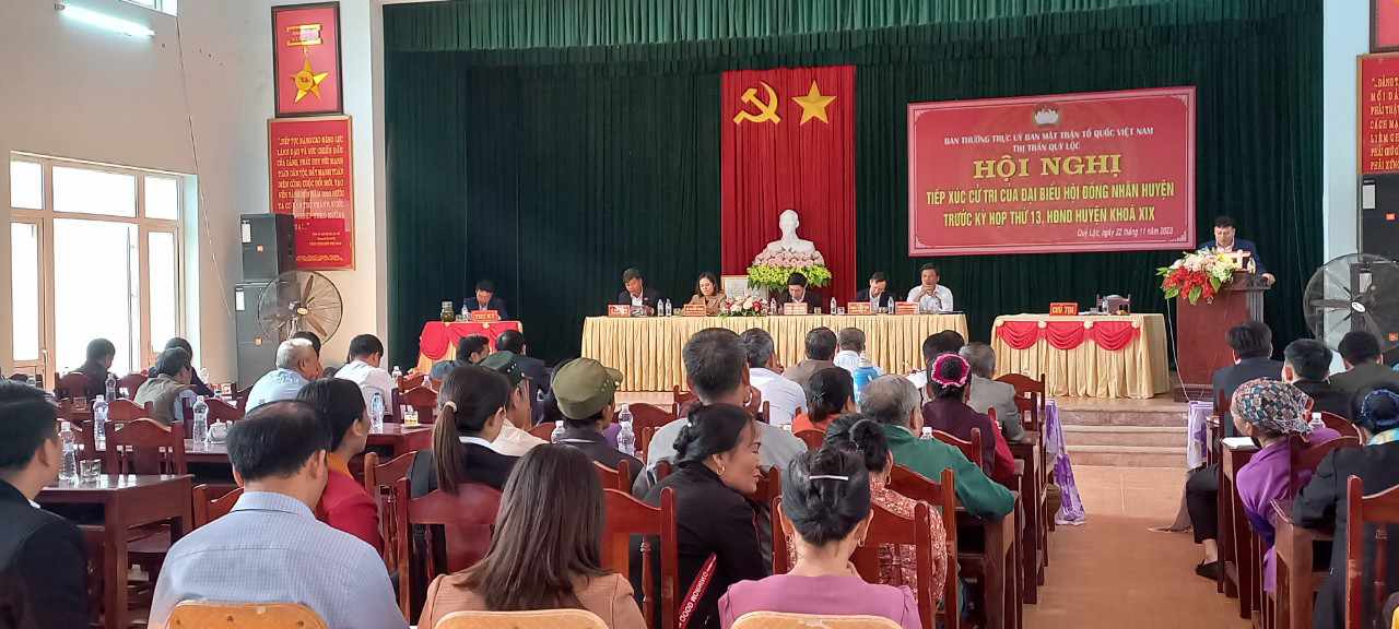 Toàn cảnh hội nghị.