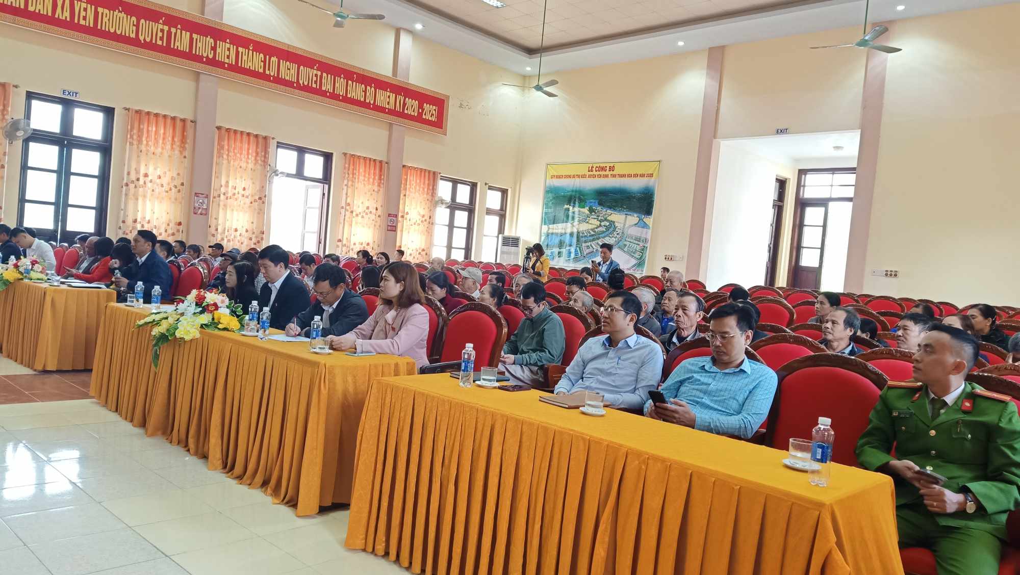Đại biểu tham dự hội nghị.