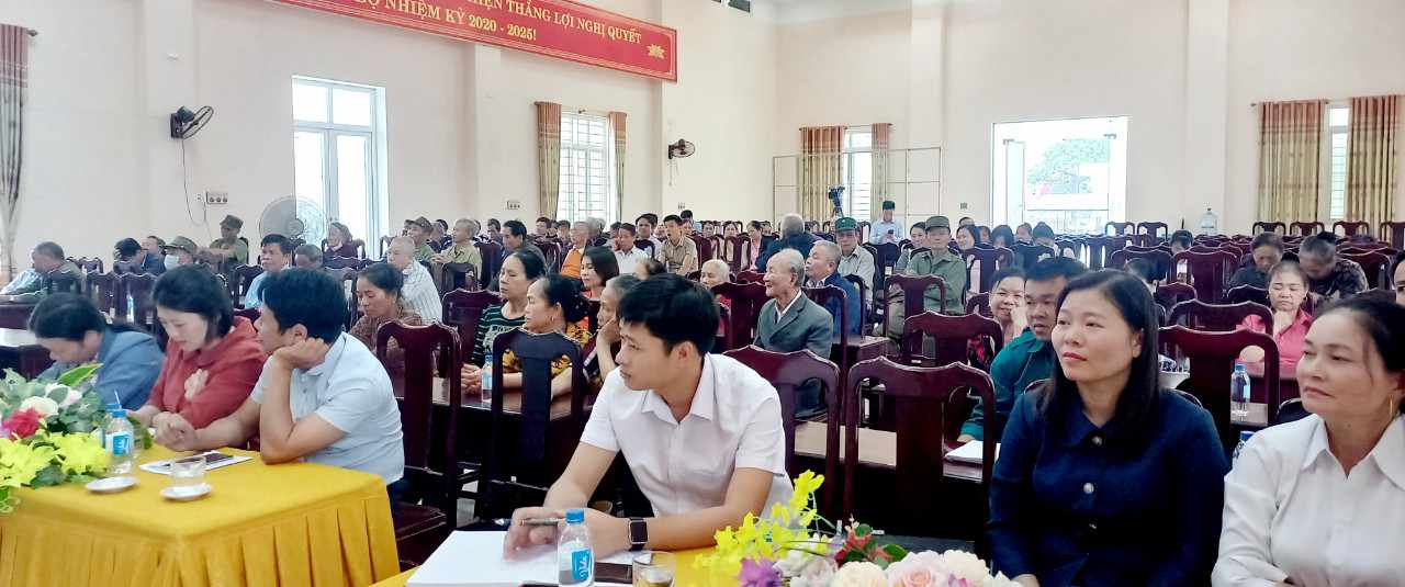 Đại biểu tham dự hội nghị.