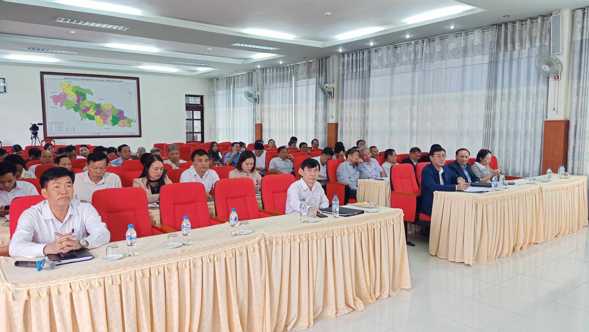Đại biểu tham dự hội nghị.