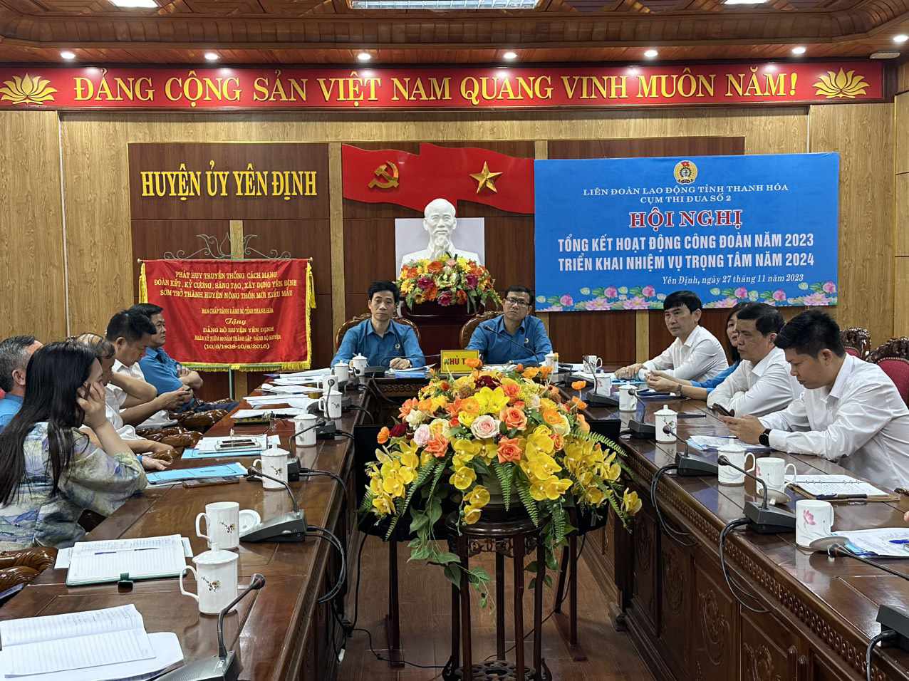 Toàn cảnh hội nghị.