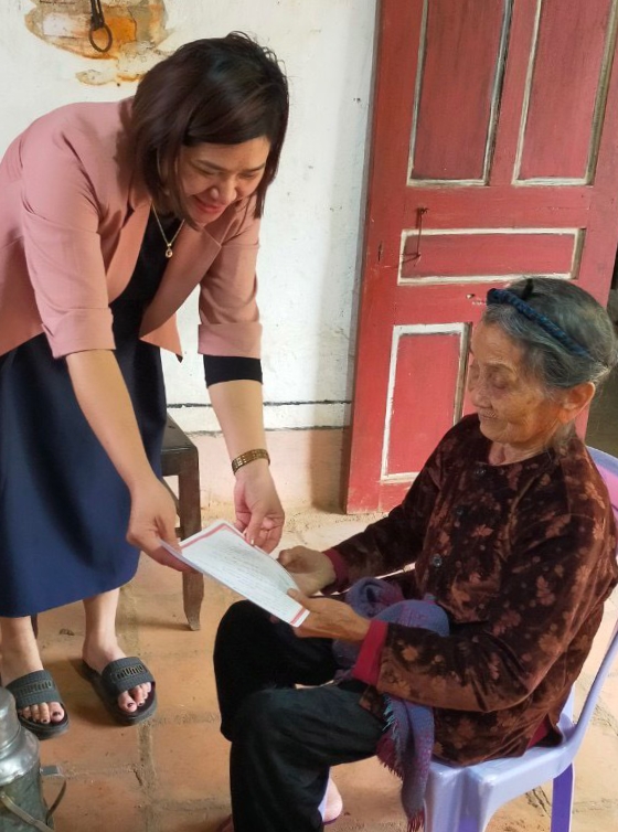 Cán bộ địa phương luôn nêu cao tinh thần, trách nhiệm “vì Nhân dân phục vụ”.
