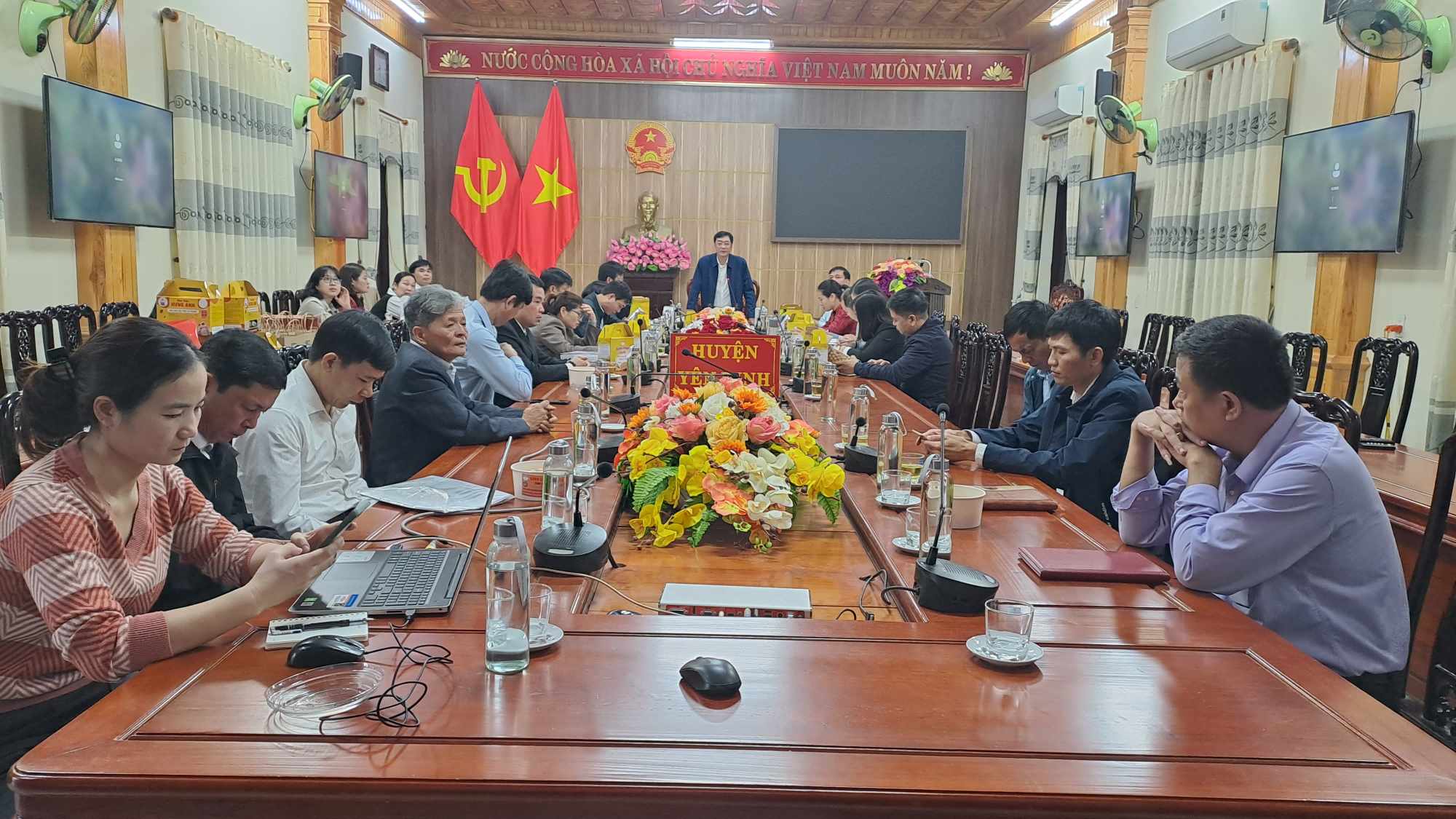 Toàn cảnh đại biểu tham dự hội nghị.
