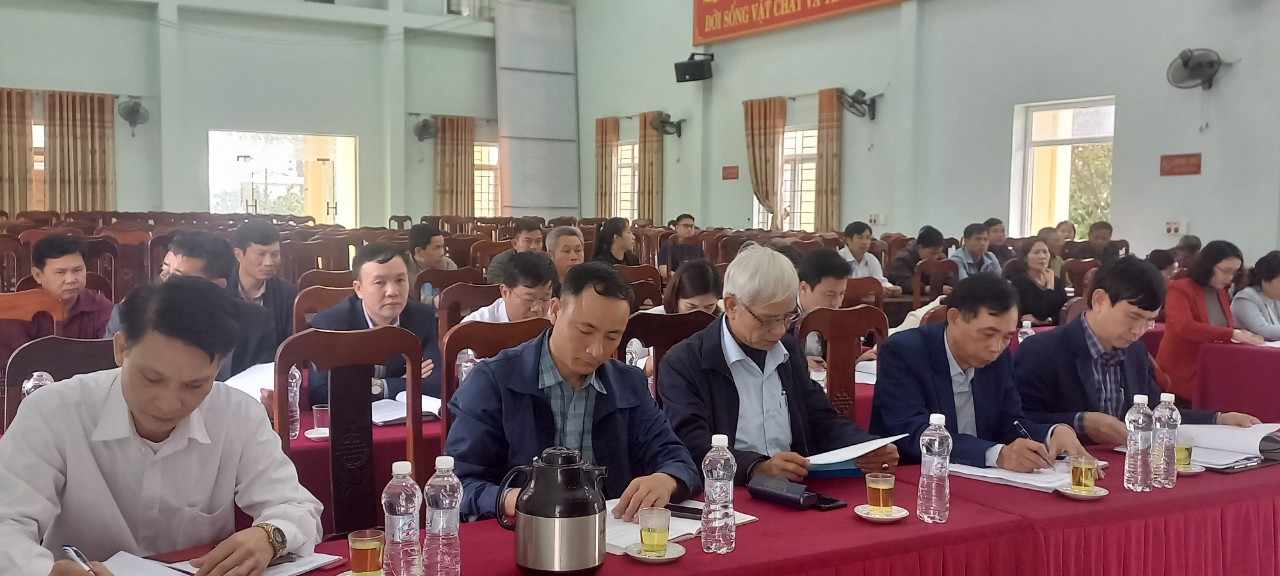 Đại biểu tham dự buổi làm việc.