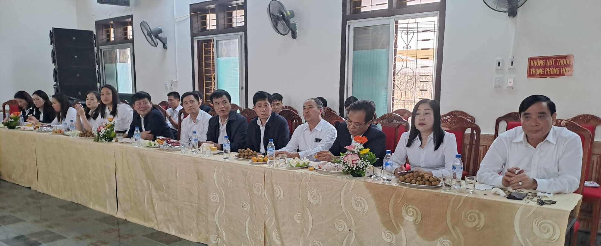 Đại biểu tham dự buổi tọa đàm.
