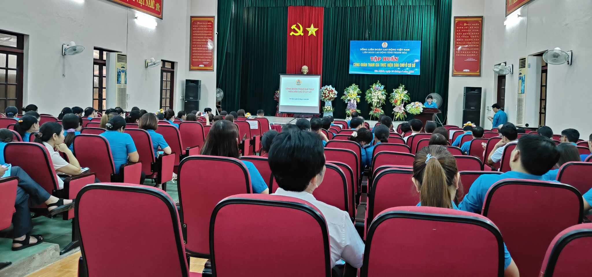 Toàn cảnh lớp tập huấn.