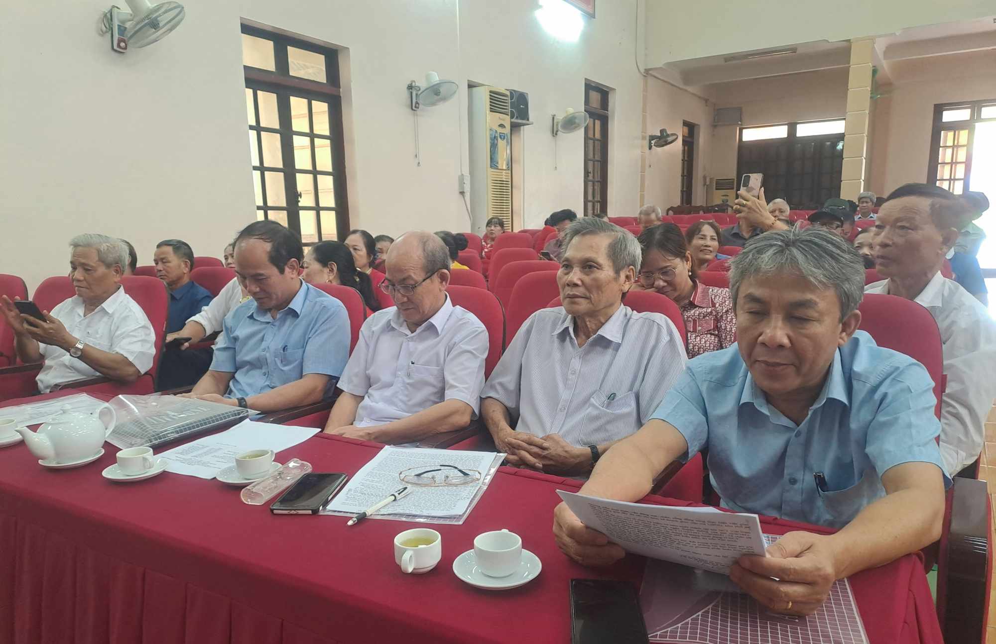 Đại biểu tham dự hội nghị.