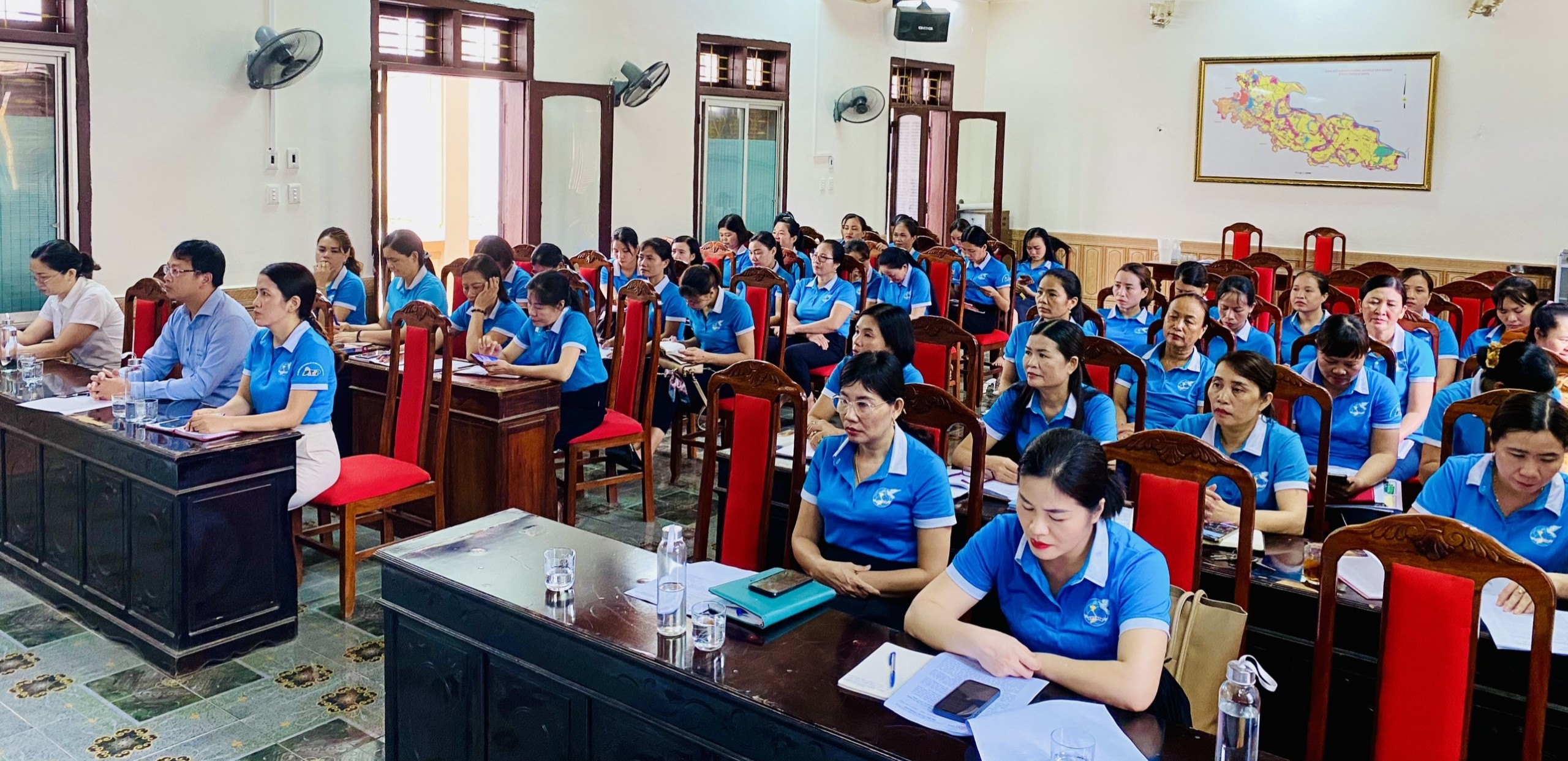 Đại biểu tham dự hội nghị.