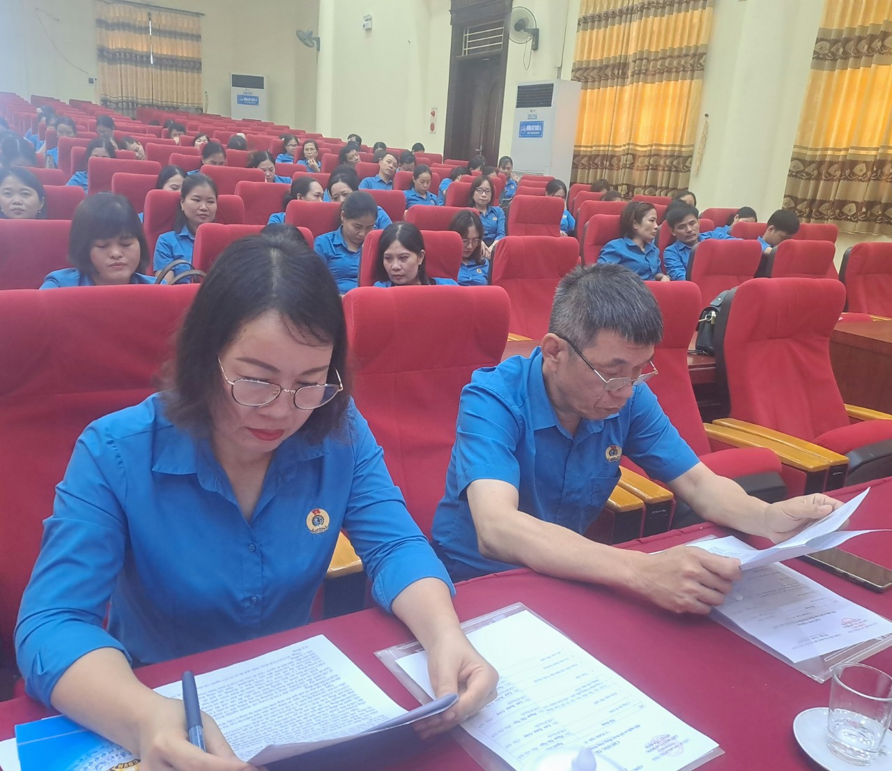 Đại biểu tham dự hội nghị.