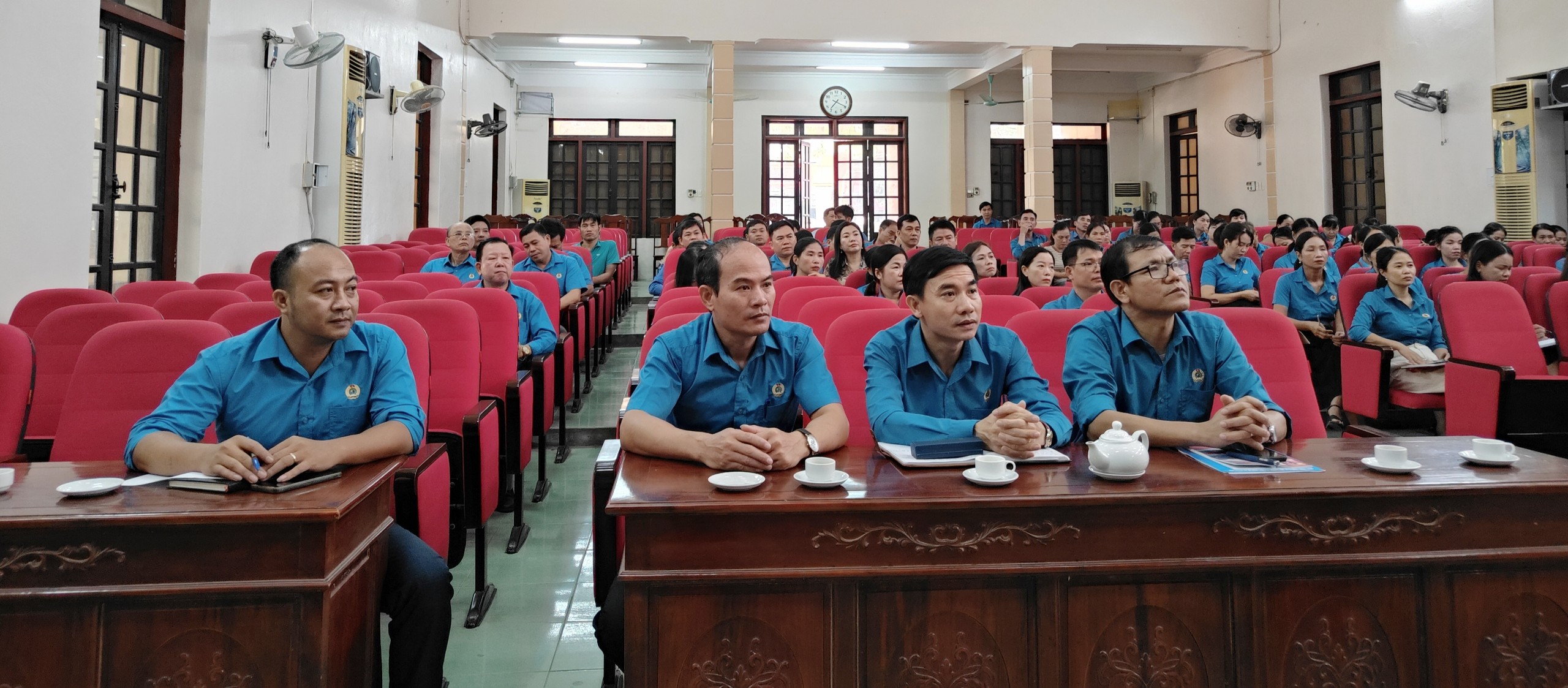 Đại biểu tham dự hội nghị tập huấn.