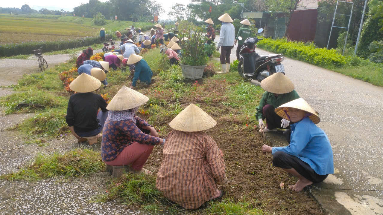 Các cấp hội nông dân trong huyện thi đua thực hiện phong trào “Nông dân thi đua xây dựng nông thôn mới”, đặc biệt là đợt thi đua cao điểm 100 ngày đêm xây dựng huyện NTM nâng cao năm 2024.
