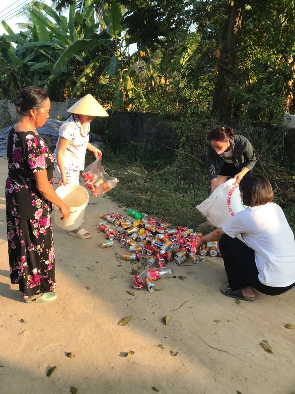 Các cấp hội tích cực tham gia mô hình "Biến rác thành tiền".