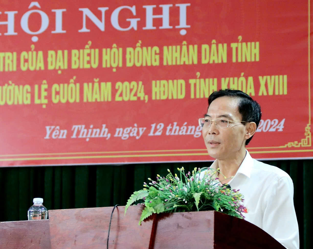 Đồng chí, Đầu Thanh Tùng, Phó Chủ tịch UBND tỉnh, phát biểu tại hội nghị.
