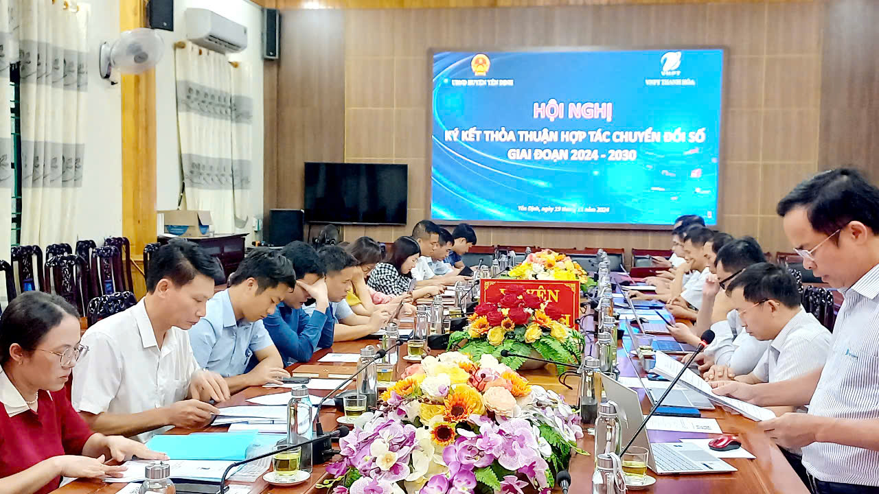 Toàn cảnh hội nghị.