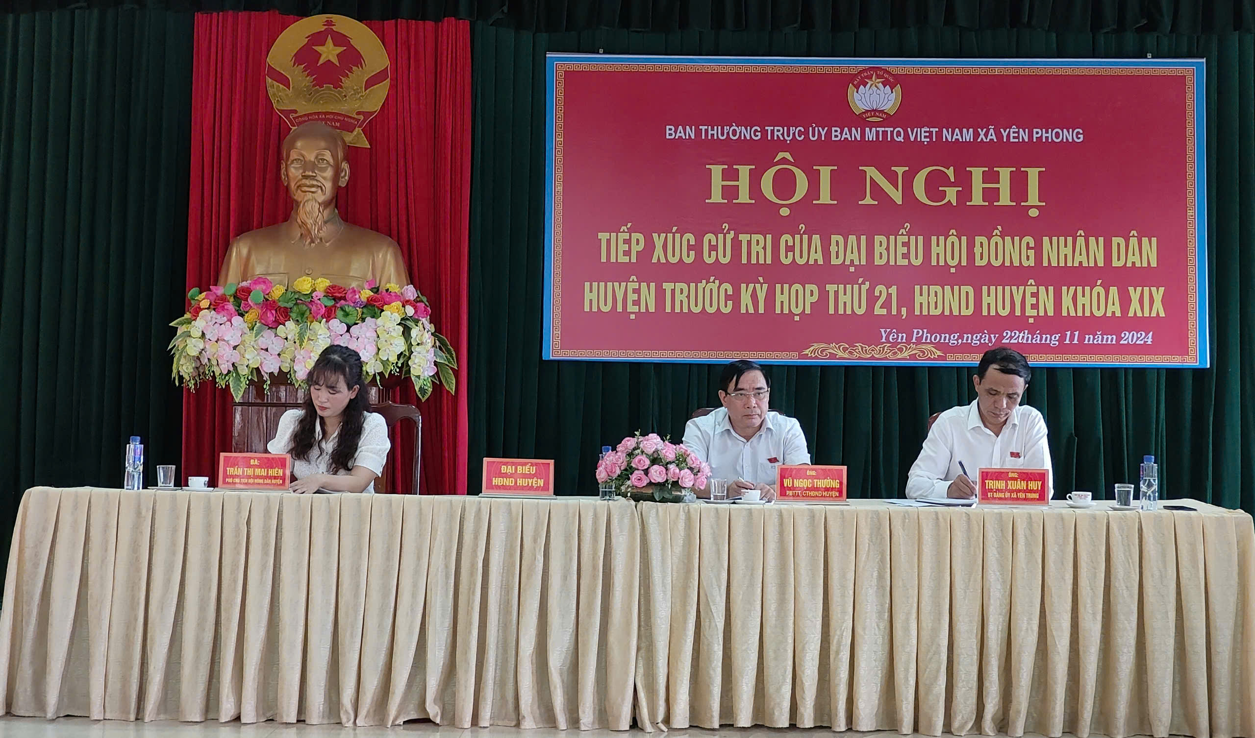 Tổ số 3 Đại biểu HĐND huyện tiếp xúc cử tri xã Yên Phong trước Kỳ họp thứ 21 HĐND huyện khoá XIX.