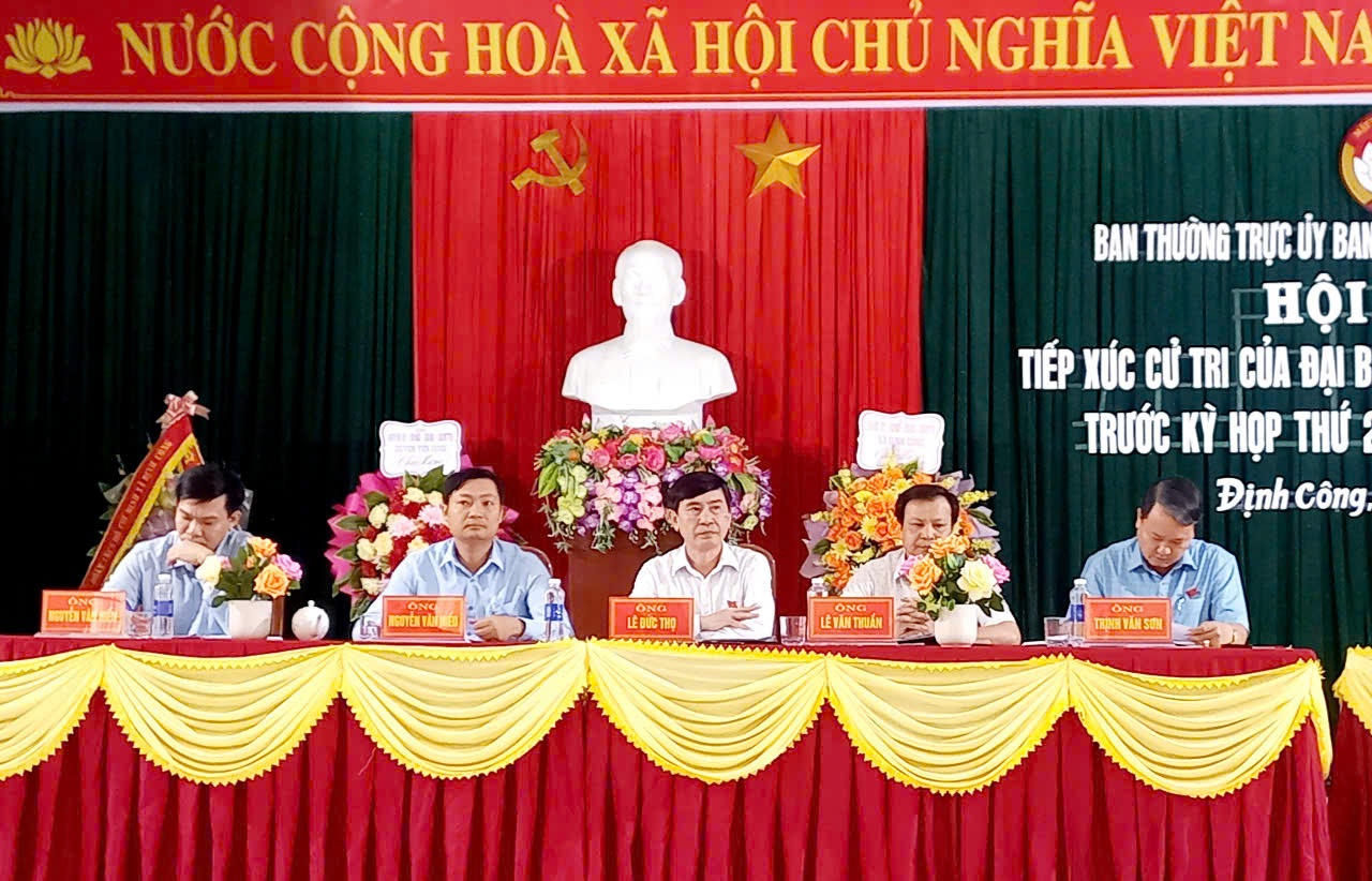Tổ đại biểu số 6 HĐND huyện tiếp xúc cử tri xã Định Công