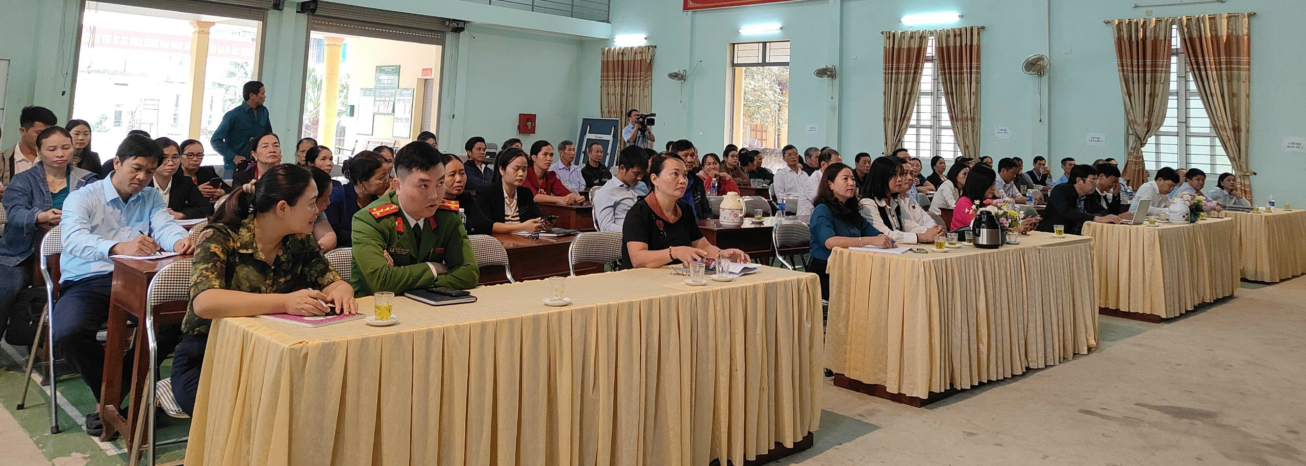 Đại biểu tham dự hội nghị.