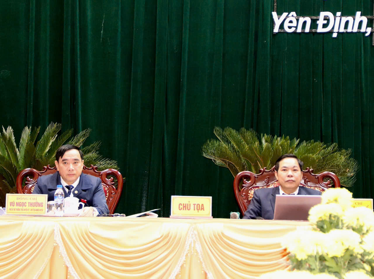 Chủ tọa Kỳ họp.
