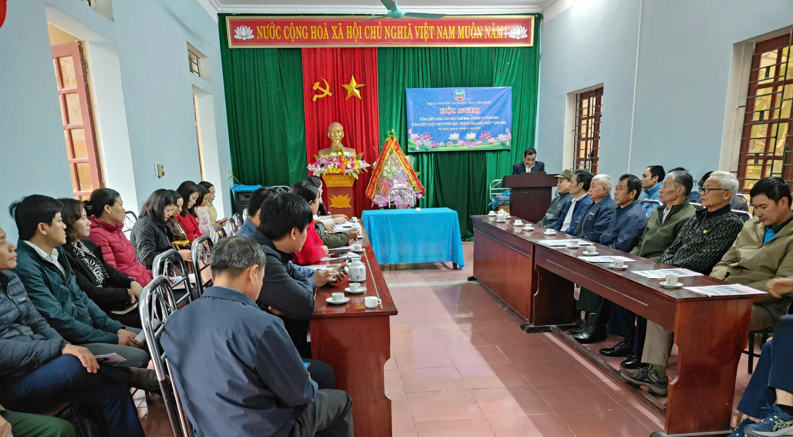 Toàn cảnh đại biểu tham dự hội nghị.