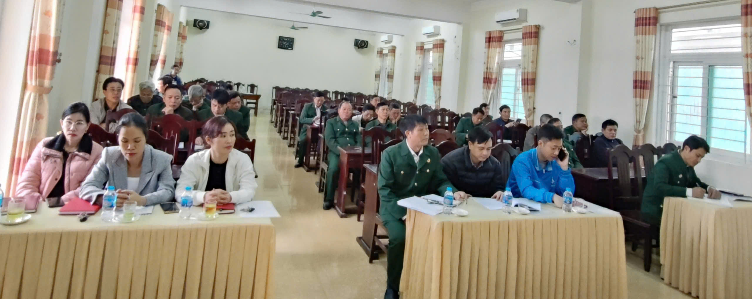 Đại biểu tham dự hội nghị.