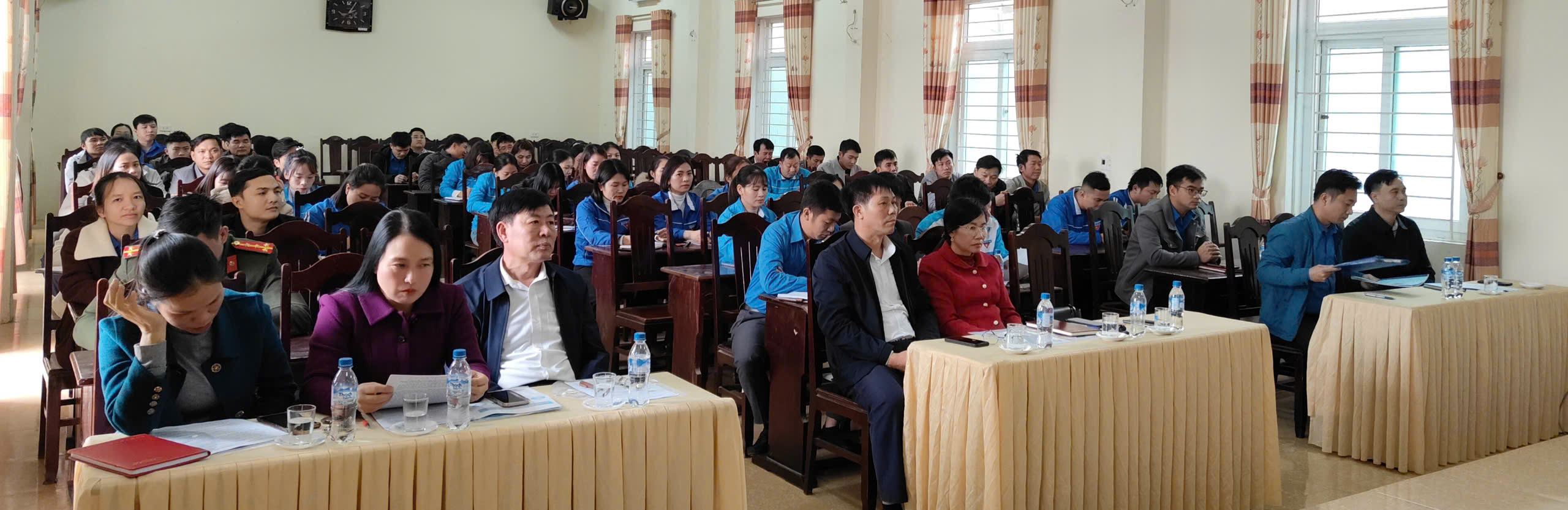 Đại biểu tham dự hội nghị.