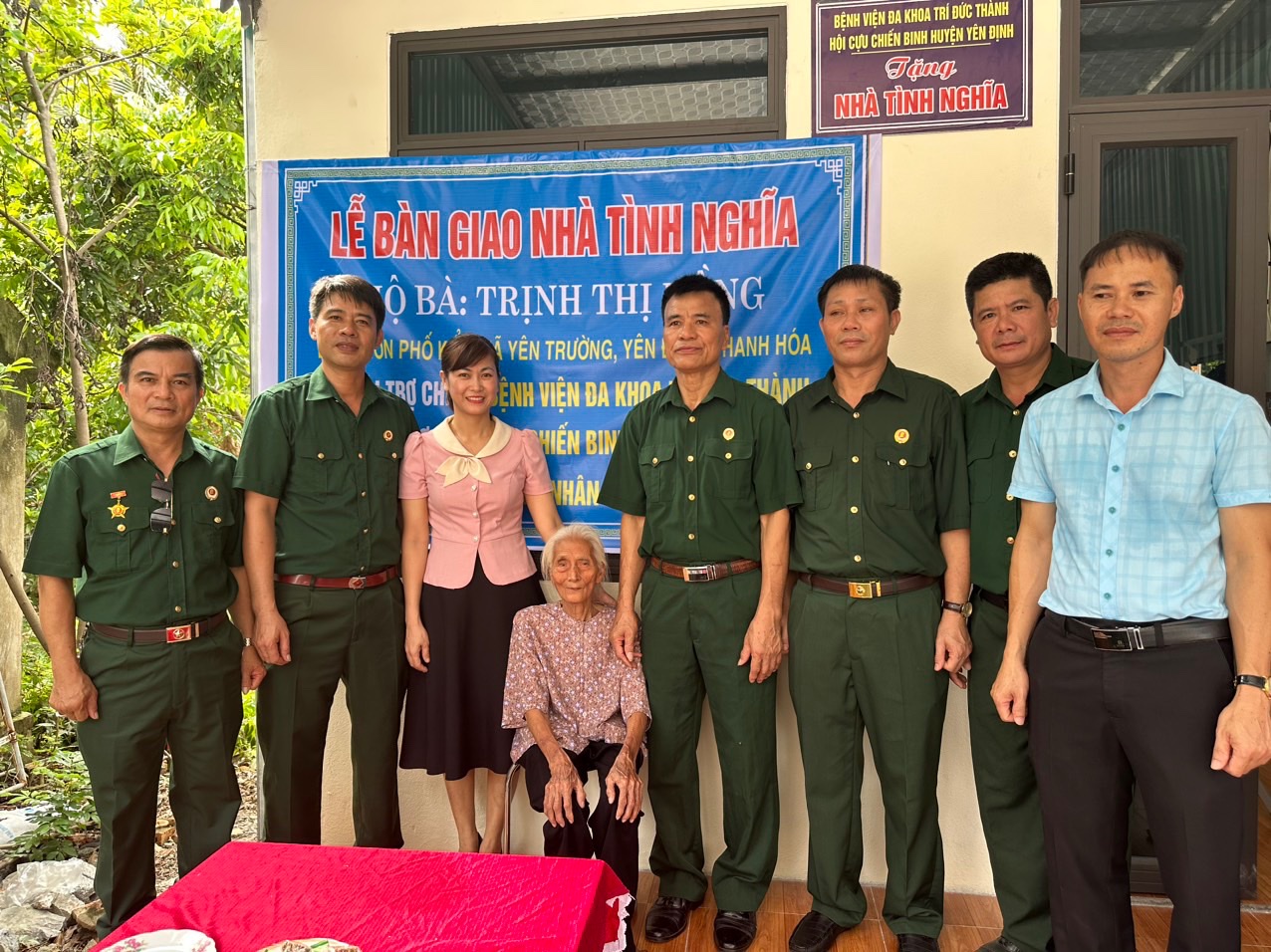 Tích cực tham gia các phong trào hỗ trợ hội viên làm nhà tình nghĩa.