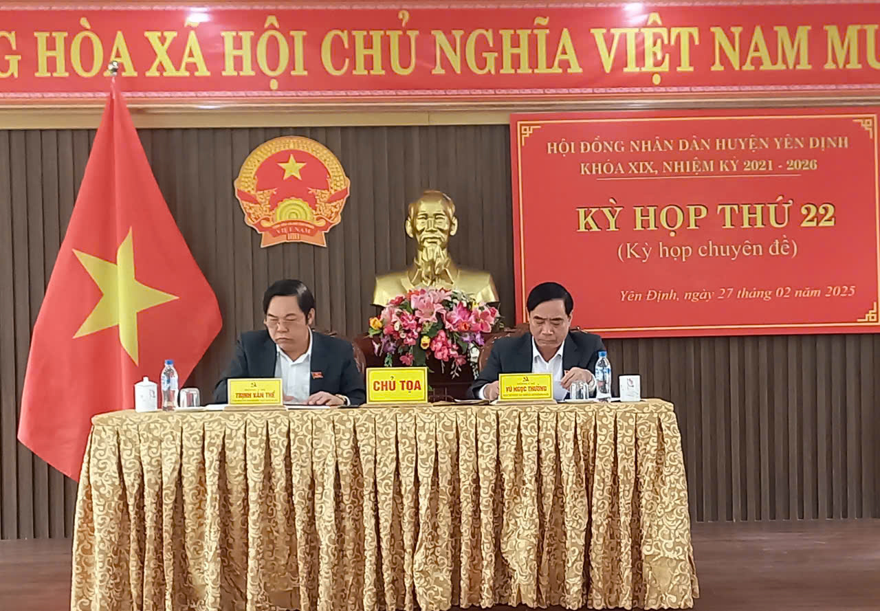 Chủ tọa Kỳ họp.